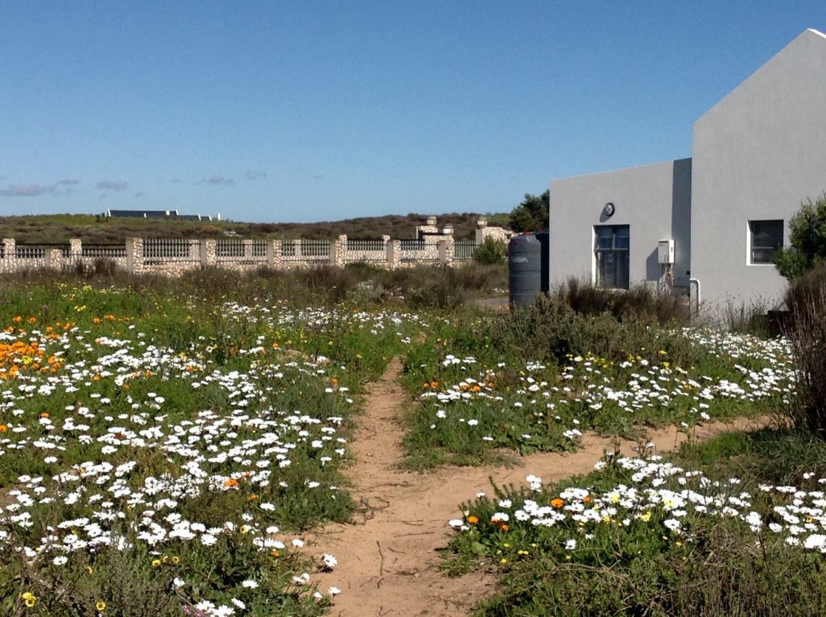 Camelot Cottages Langebaan Exterior photo